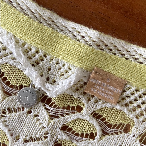 Anthropologie Knitted & Knotted yellow crochet tie front sweater shirt sleeve S - Picture 13 of 15